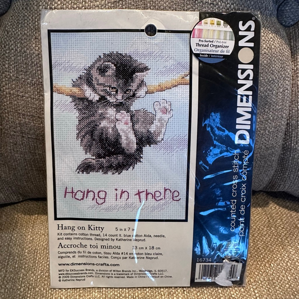 NIP 2009 Dimensions Counted Cross Stitch Kit Hang On Kitty 5 X 7